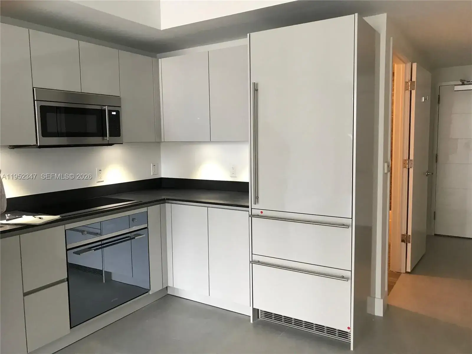 1 bath Residential Lease for rent at 1010 BRICKELL AVE # 2110, Miami FL 33131