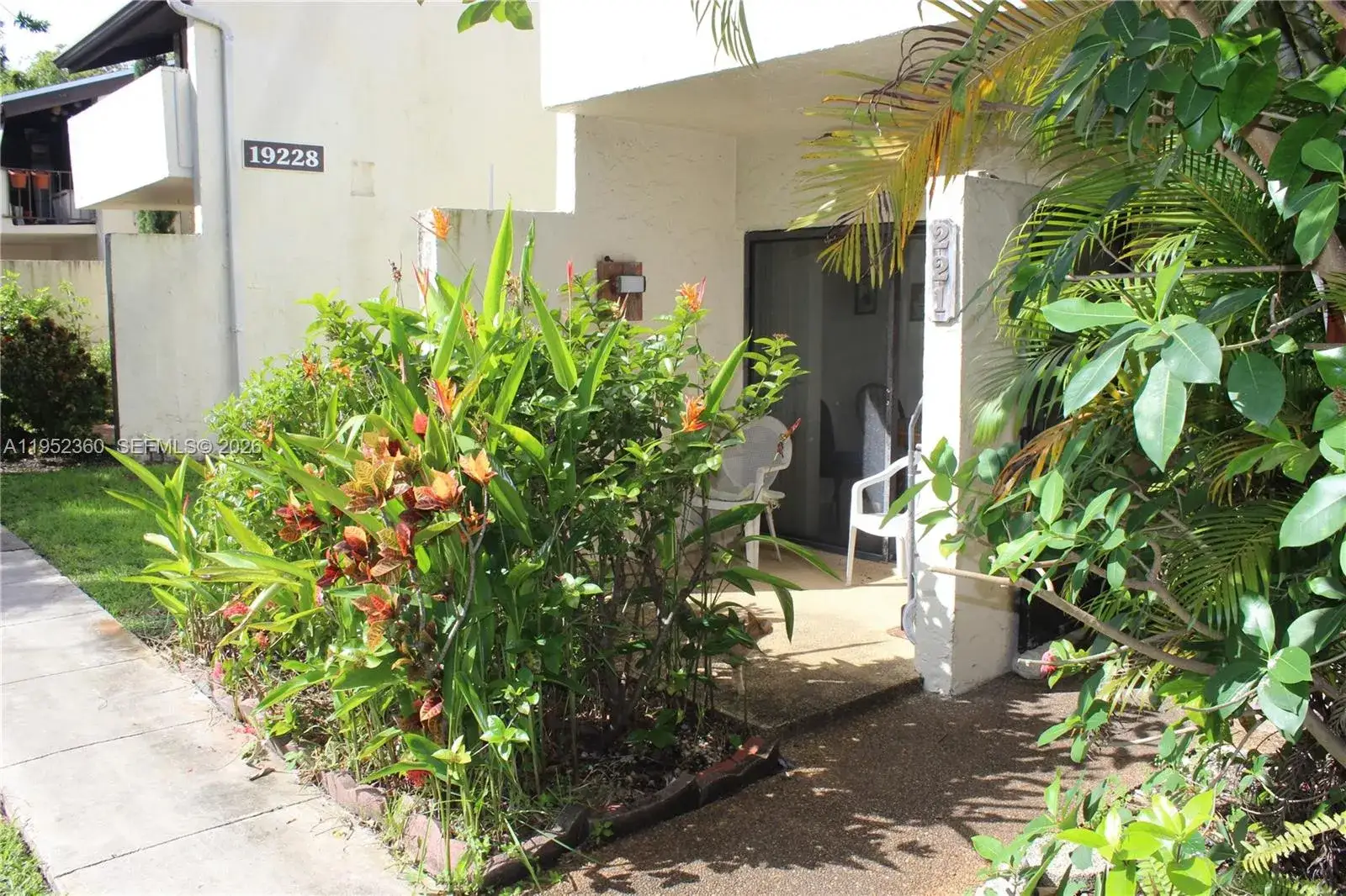 3 bedroom 2 bath Residential for sale at 19232 NE 25th Ave # 221B, Miami FL 33180
