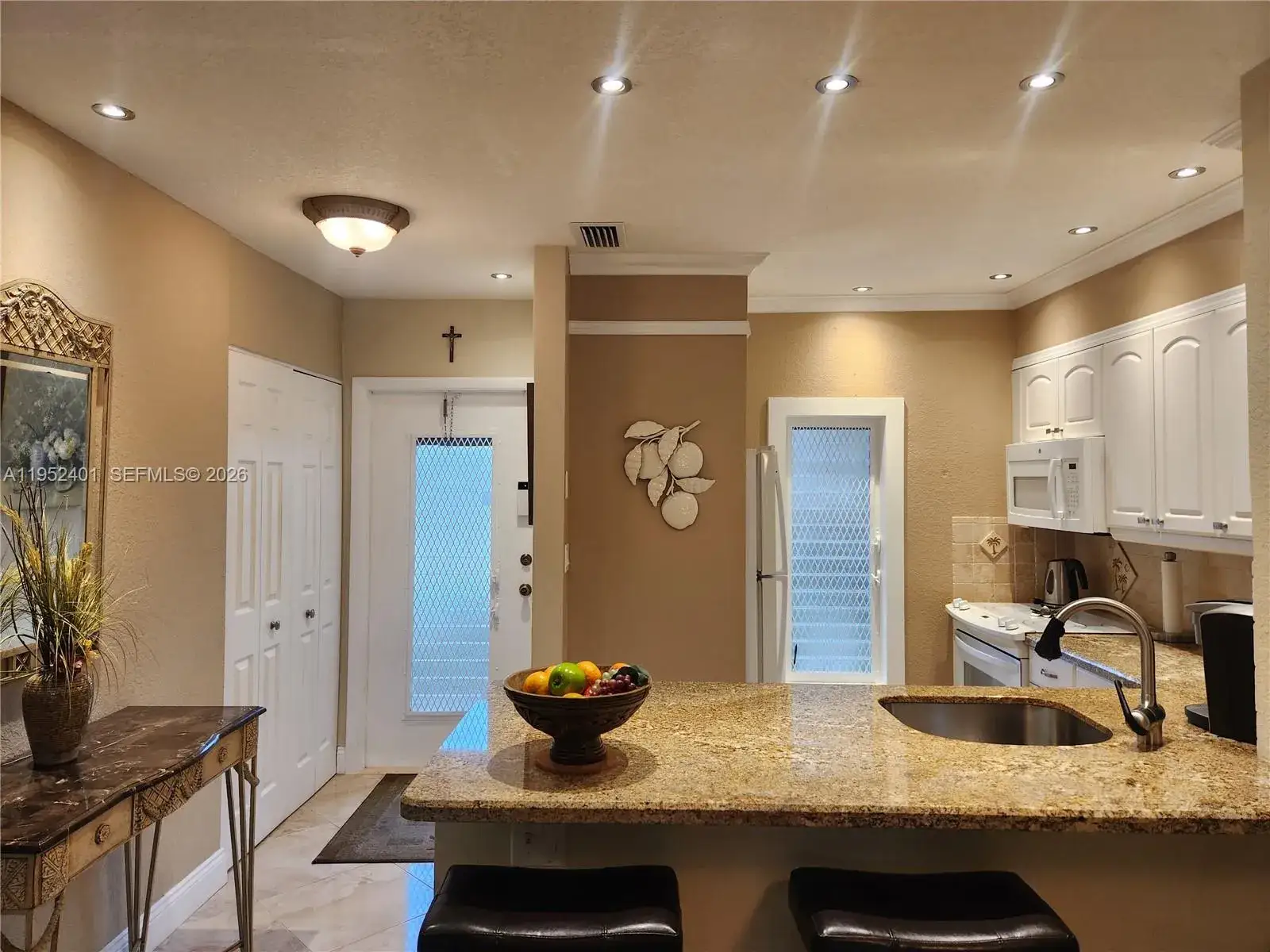 2 bedroom 2 bath Residential for sale at 5100 NW 35th St # 101, Lauderdale Lakes FL 33319
