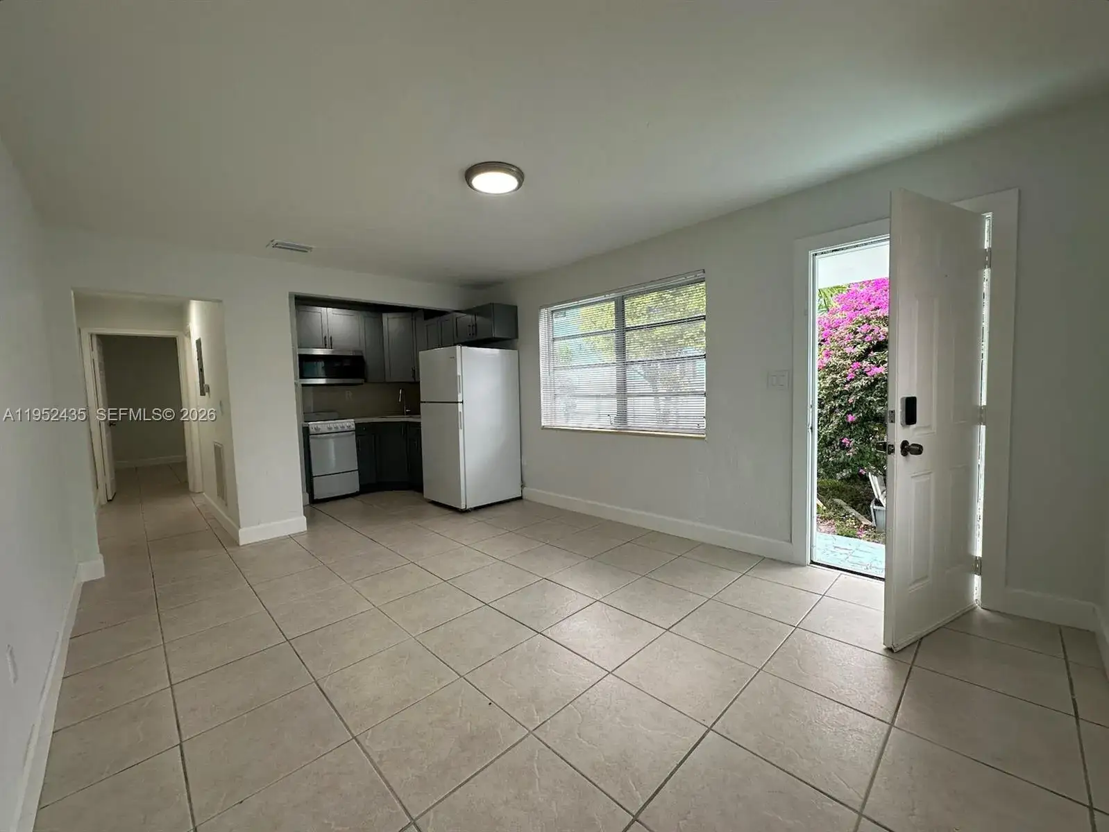 1 bedroom 1 bath Residential Lease for rent at 2550 SW 9th St # A, Miami FL 33135