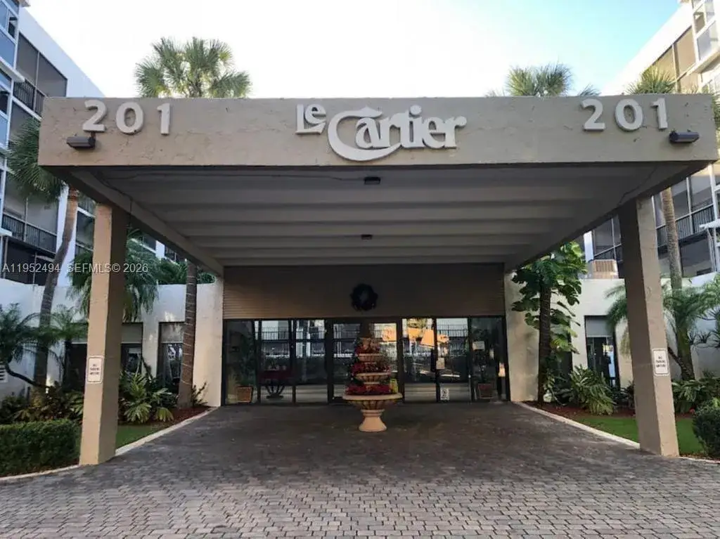 2 bedroom 1 bath Residential Lease for rent at 201 178th Dr # 231, Sunny Isles Beach FL 33160