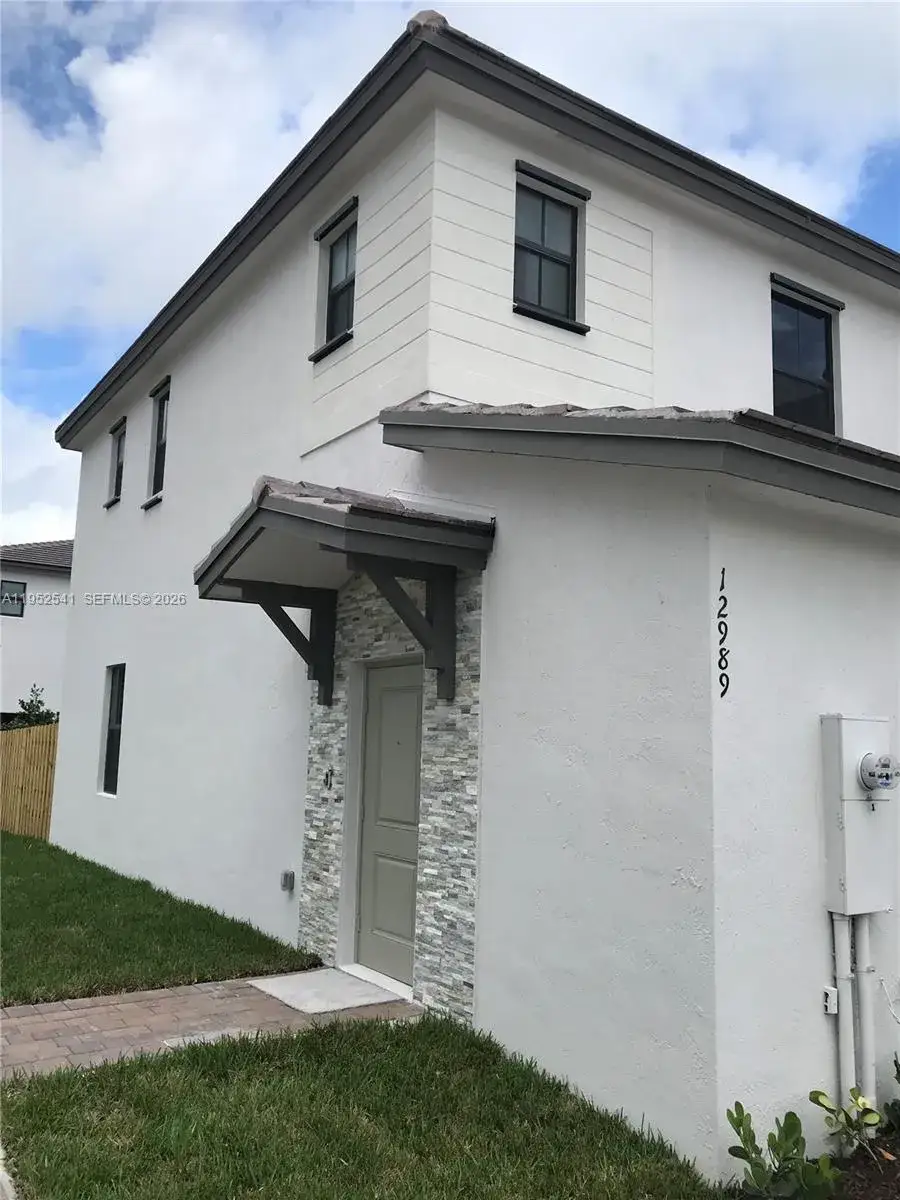 3 bedroom 3 bath Residential for sale at 12989 SW 233rd Ter # 12989, Miami FL 33032