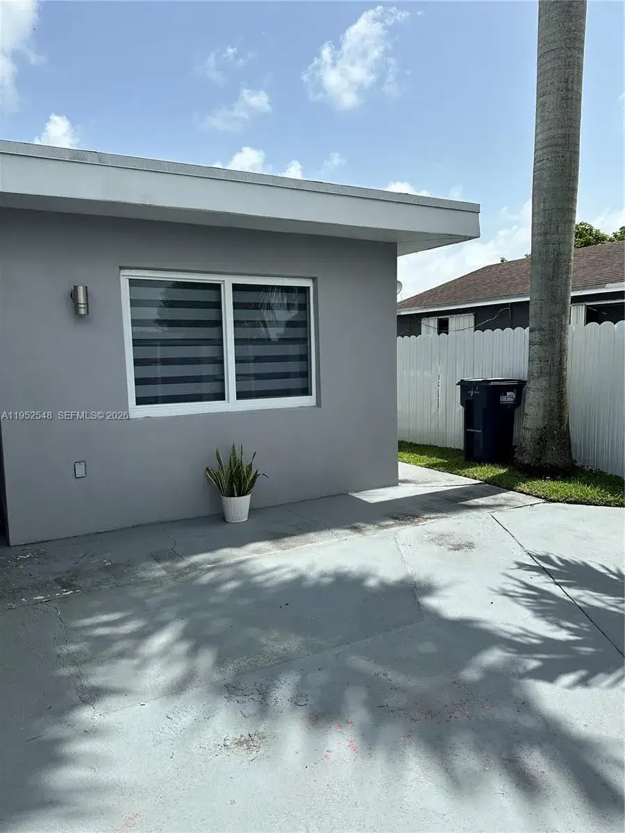 1 bedroom 1 bath Residential Lease for rent at 11631 SW 179th Ter, Miami FL 33157