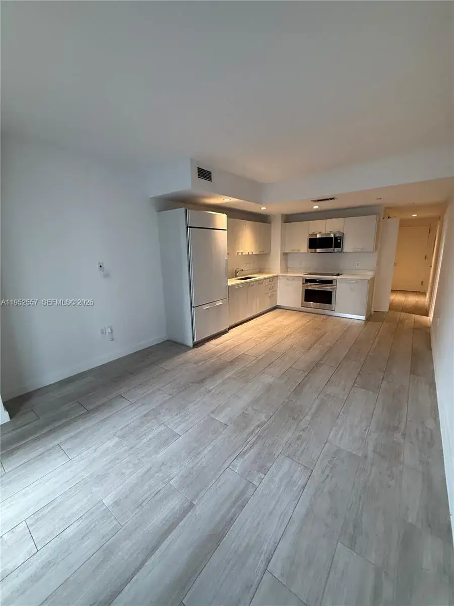 1 bedroom 1 bath Residential for sale at 45 SW 9th St # 1004, Miami FL 33130