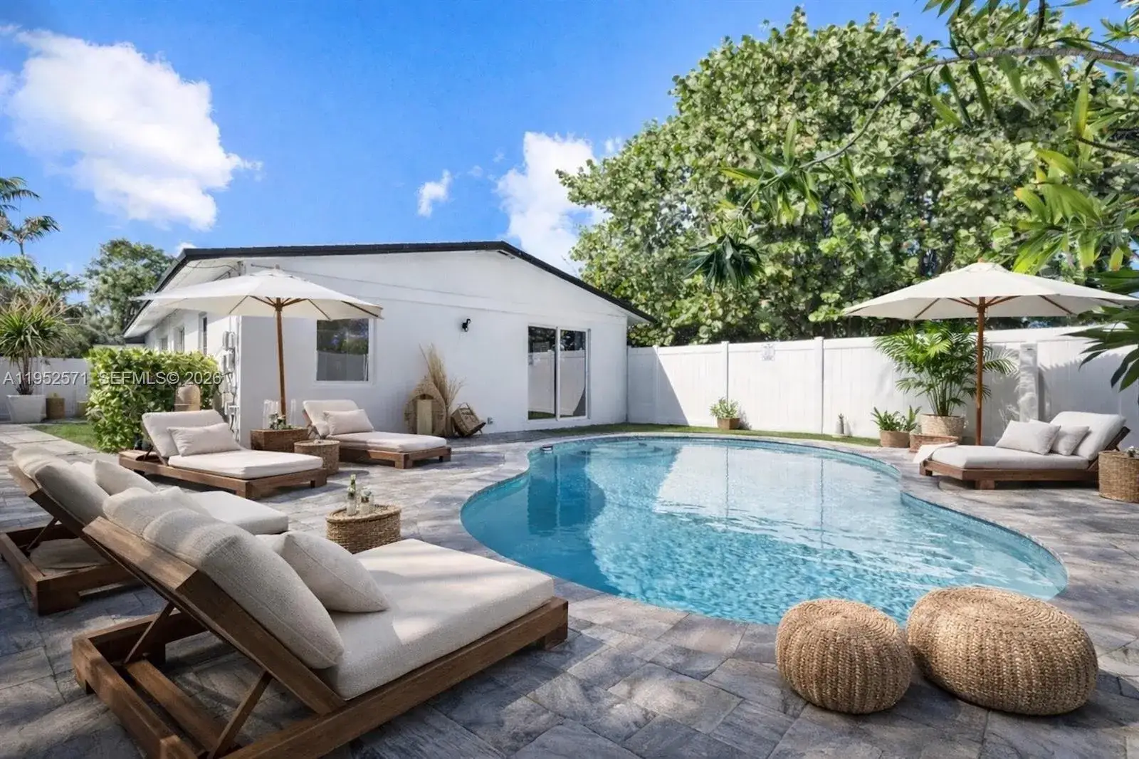 3 bedroom 2 bath Residential for sale at 416 NE 29th St, Wilton Manors FL 33334