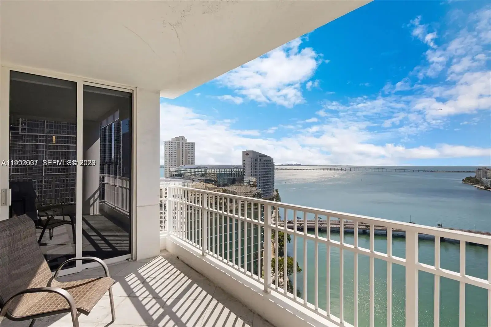 3 bedroom 2 bath Residential Lease for rent at 701 Brickell Key Blvd # 2103, Miami FL 33131