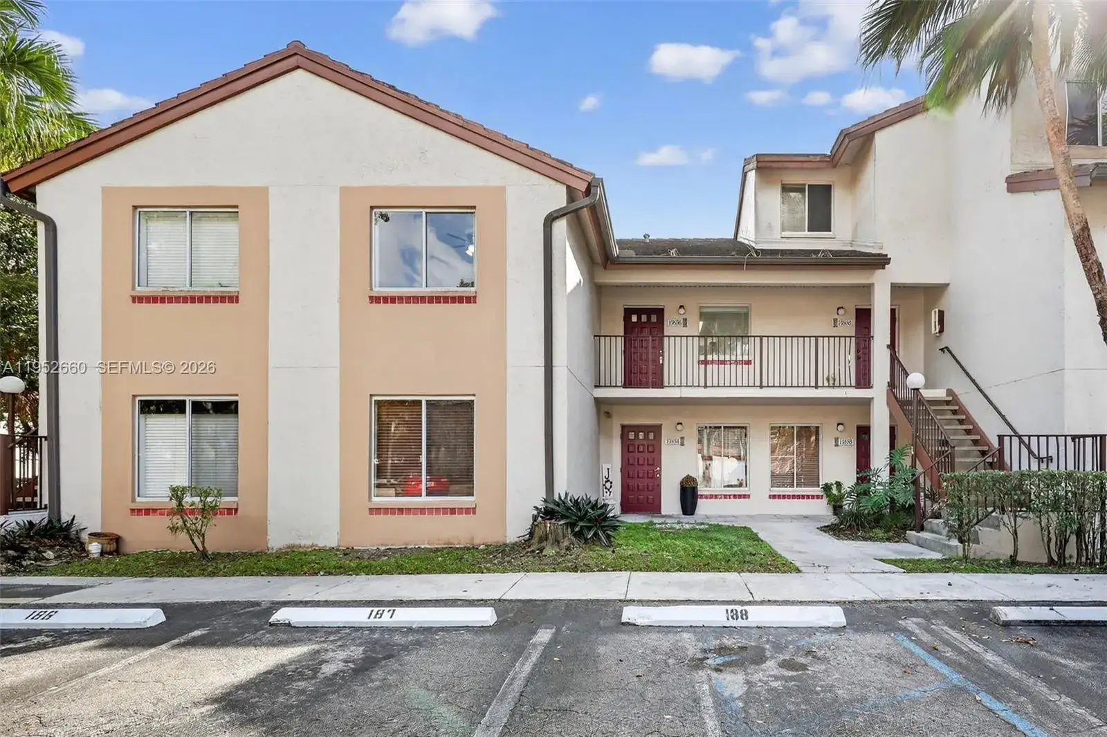 1 bedroom 1 bath Residential for sale at 13856 SW 93rd Ln # 13856, Miami FL 33186