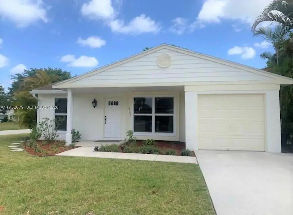 3 bedroom 2 bath Residential for sale at 23260 New Coach Way, Boca Raton FL 33433