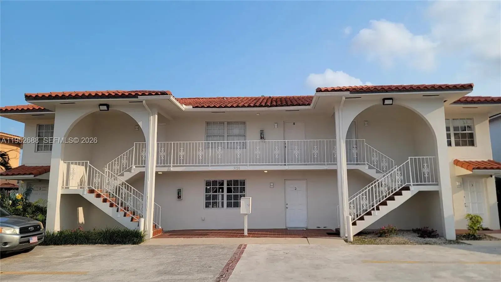 2 bedroom 1 bath Residential Lease for rent at 5720 SW 5th St # 3, Miami FL 33144