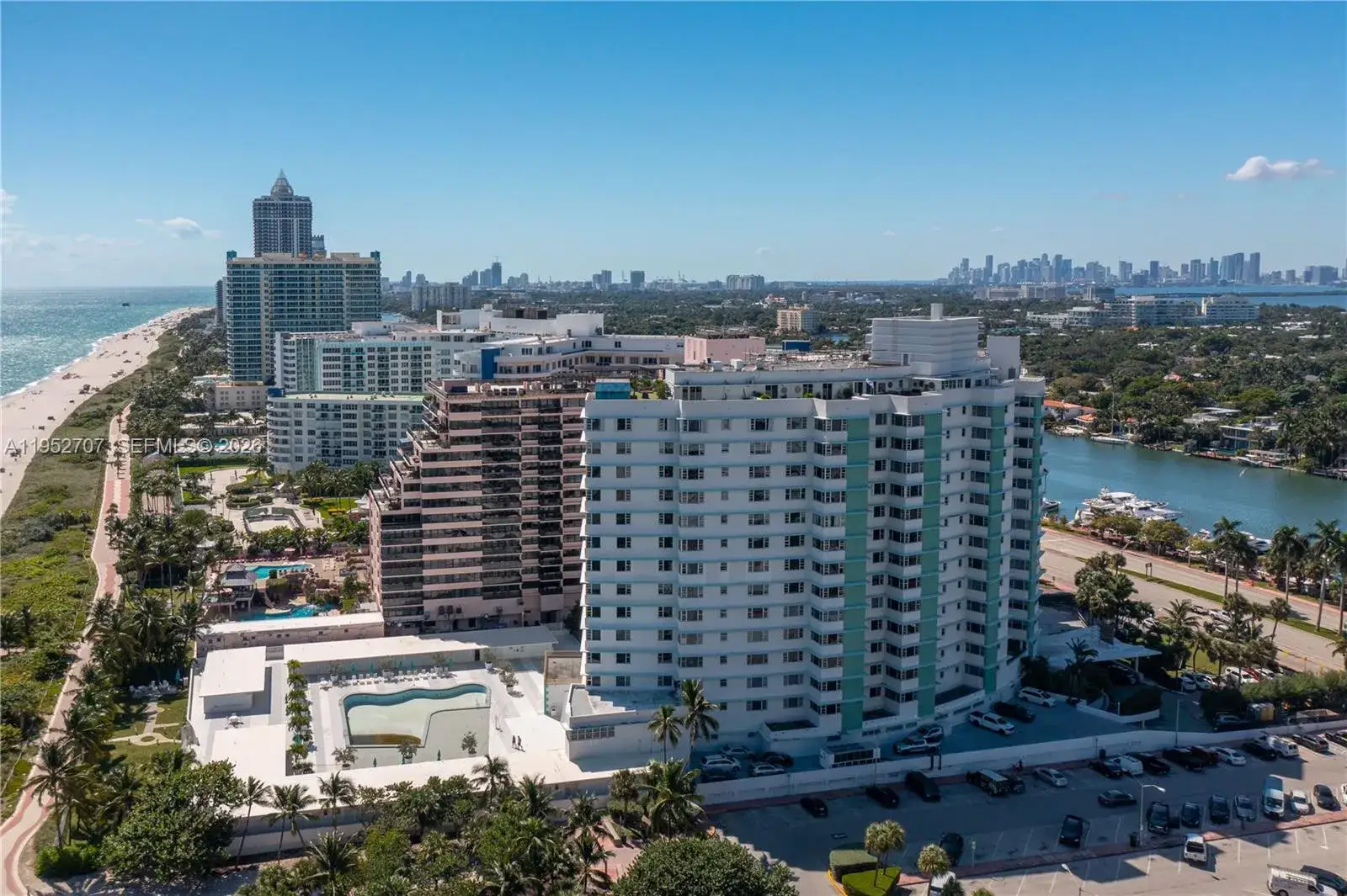 1 bedroom 2 bath Residential for sale at 5255 Collins Ave # 4A, Miami Beach FL 33140