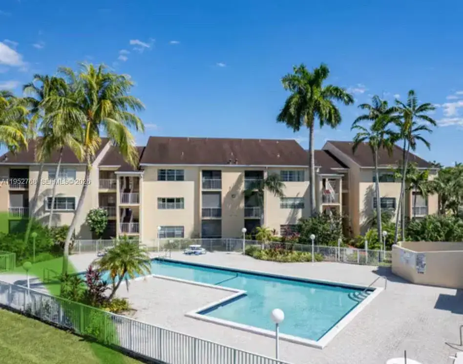 1 bedroom 1 bath Residential for sale at 15340 SW 106th Ter # 819, Miami FL 33196
