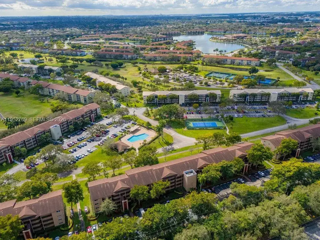 2 bedroom 2 bath Residential for sale at 12850 SW 4th Ct # 306I, Pembroke Pines FL 33027
