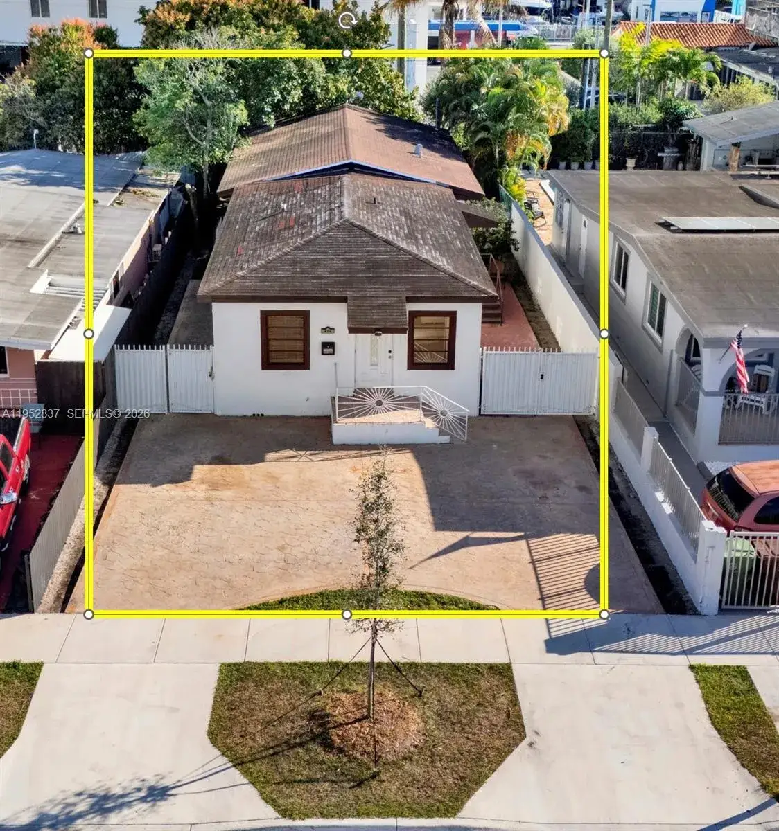 4 bedroom 3 bath Residential for sale at 474 E 10th St, Hialeah FL 33010