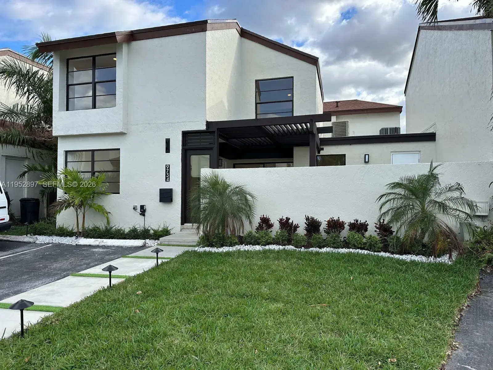 3 bedroom 1 bath Residential Lease for rent at 9734 NW 5th Ter # 9734, Miami FL 33172