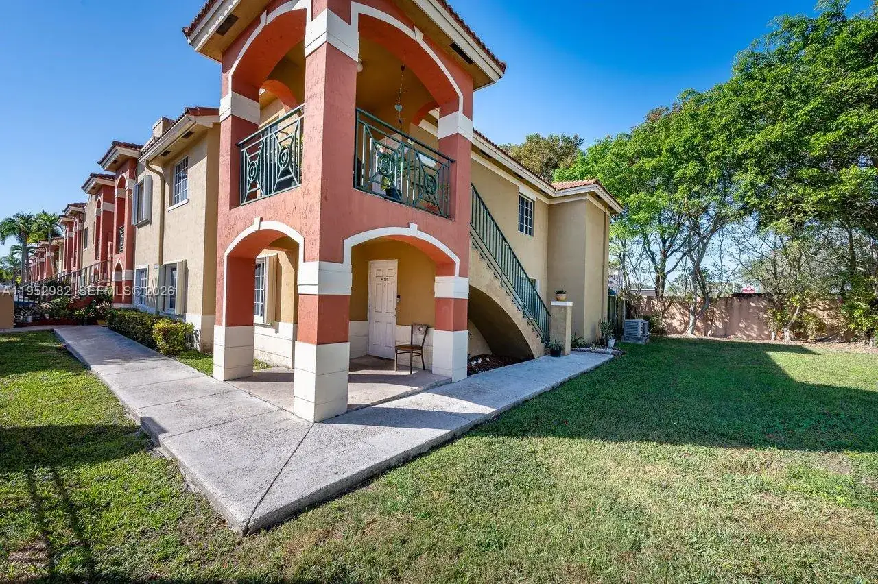 3 bedroom 2 bath Residential for sale at 15250 SW 134th Pl # 102, Miami FL 33177