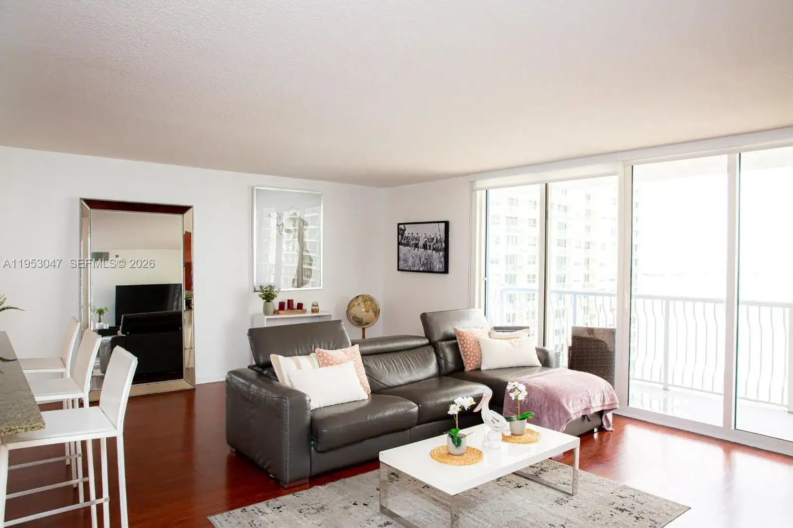 3 bedroom 2 bath Residential for sale at 1200 Brickell Bay Dr # 1901, Miami FL 33131