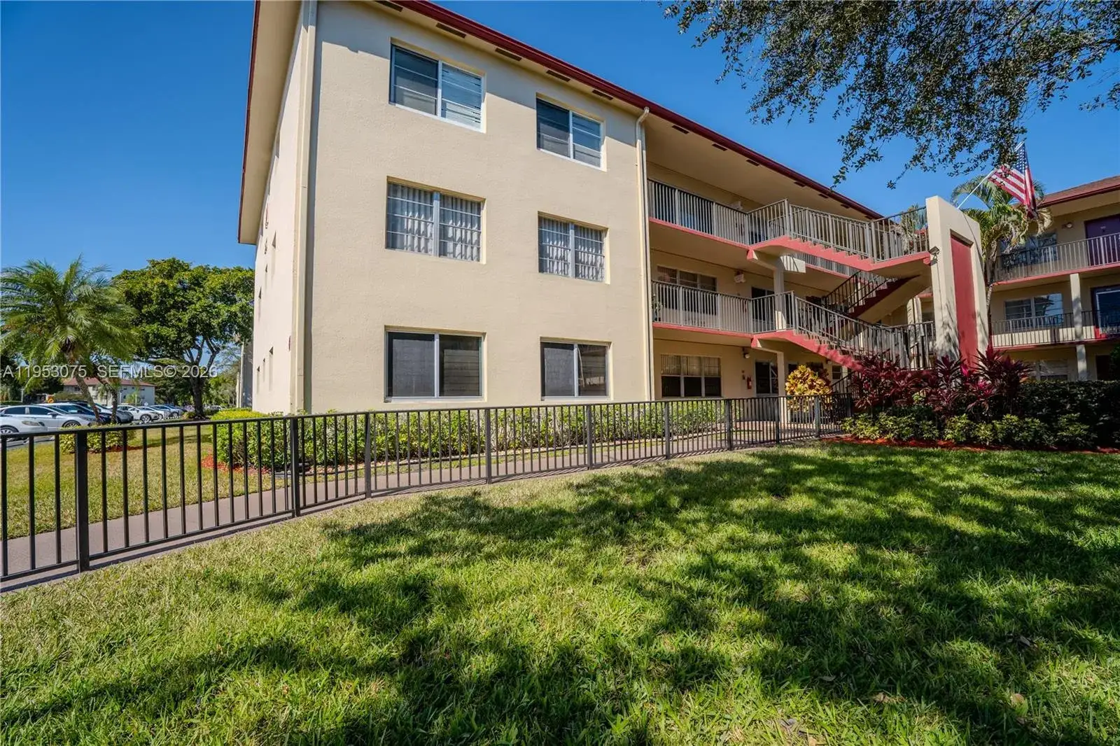 1 bedroom 1 bath Residential for sale at 251 SW 134th Way # 302M, Pembroke Pines FL 33027