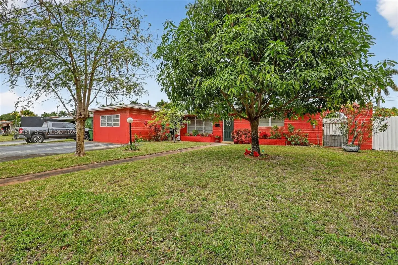 4 bedroom 2 bath Residential for sale at 6861 SW 1st Ct, Pembroke Pines FL 33023
