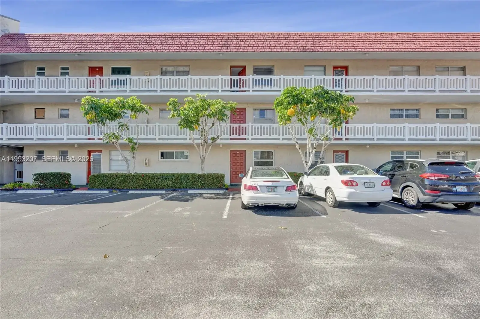 2 bedroom 2 bath Residential for sale at 3511 E Inverrary Dr # 107, Lauderhill FL 33319