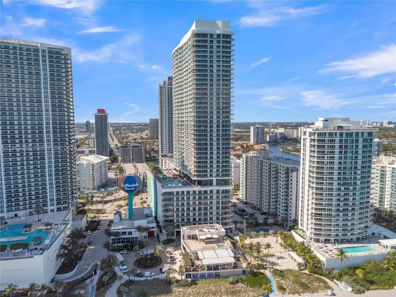 1 bedroom 1 bath Residential for sale at 4111 S Ocean Dr # 1507, Hollywood FL 33019