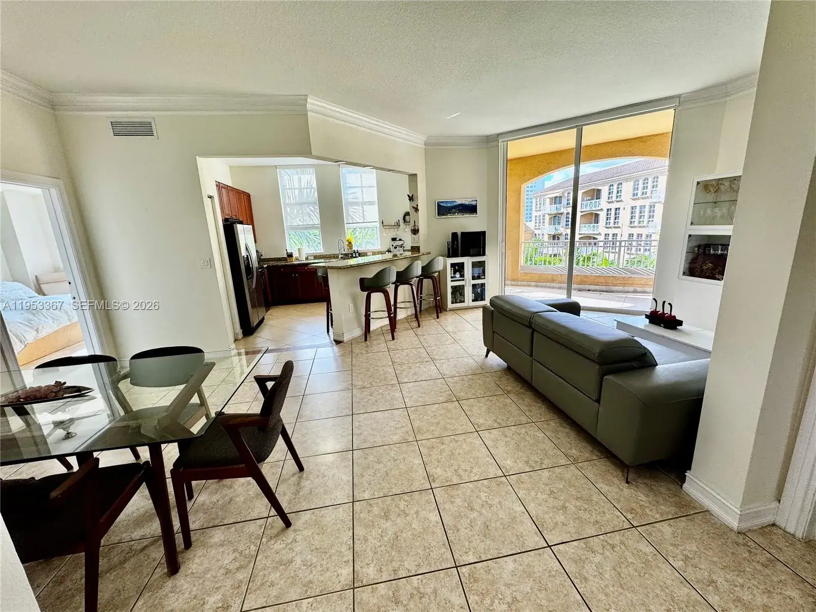 2 bedroom 2 bath Residential for sale at 3001 NE 185th St # 514, Aventura FL 33180
