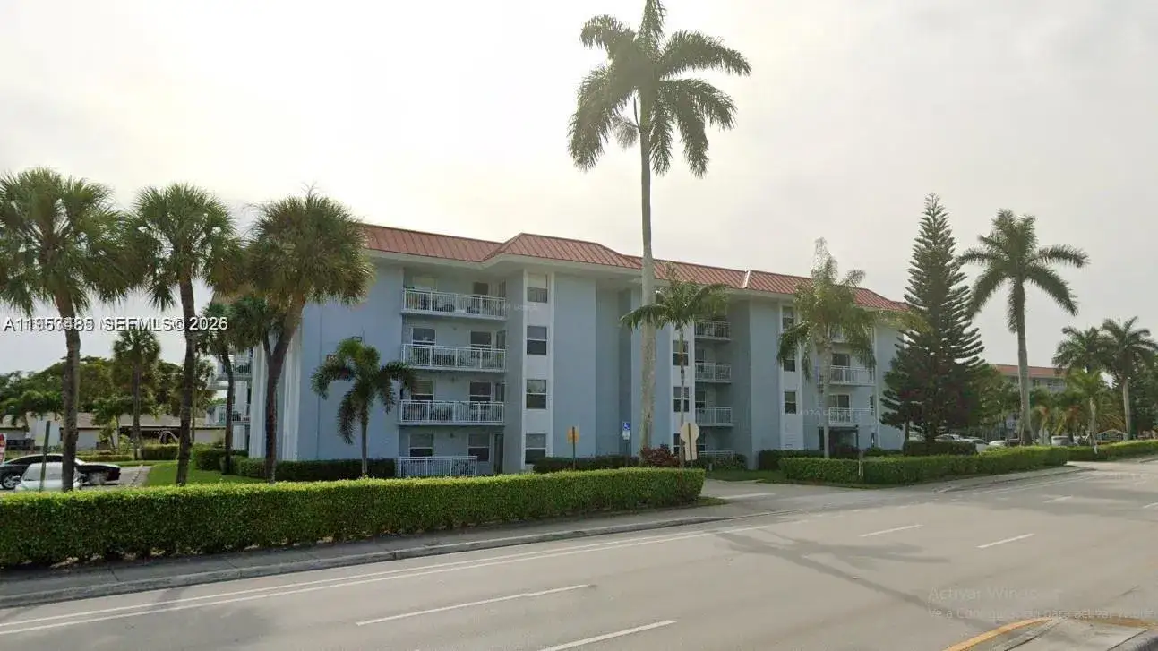 1 bedroom 1 bath Residential for sale at 405 S Pine Island Rd # 202D, Plantation FL 33324