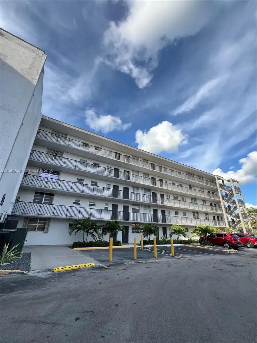 2 bedroom 2 bath Residential Lease for rent at 14150 SW 84th St # I, Miami FL 33183