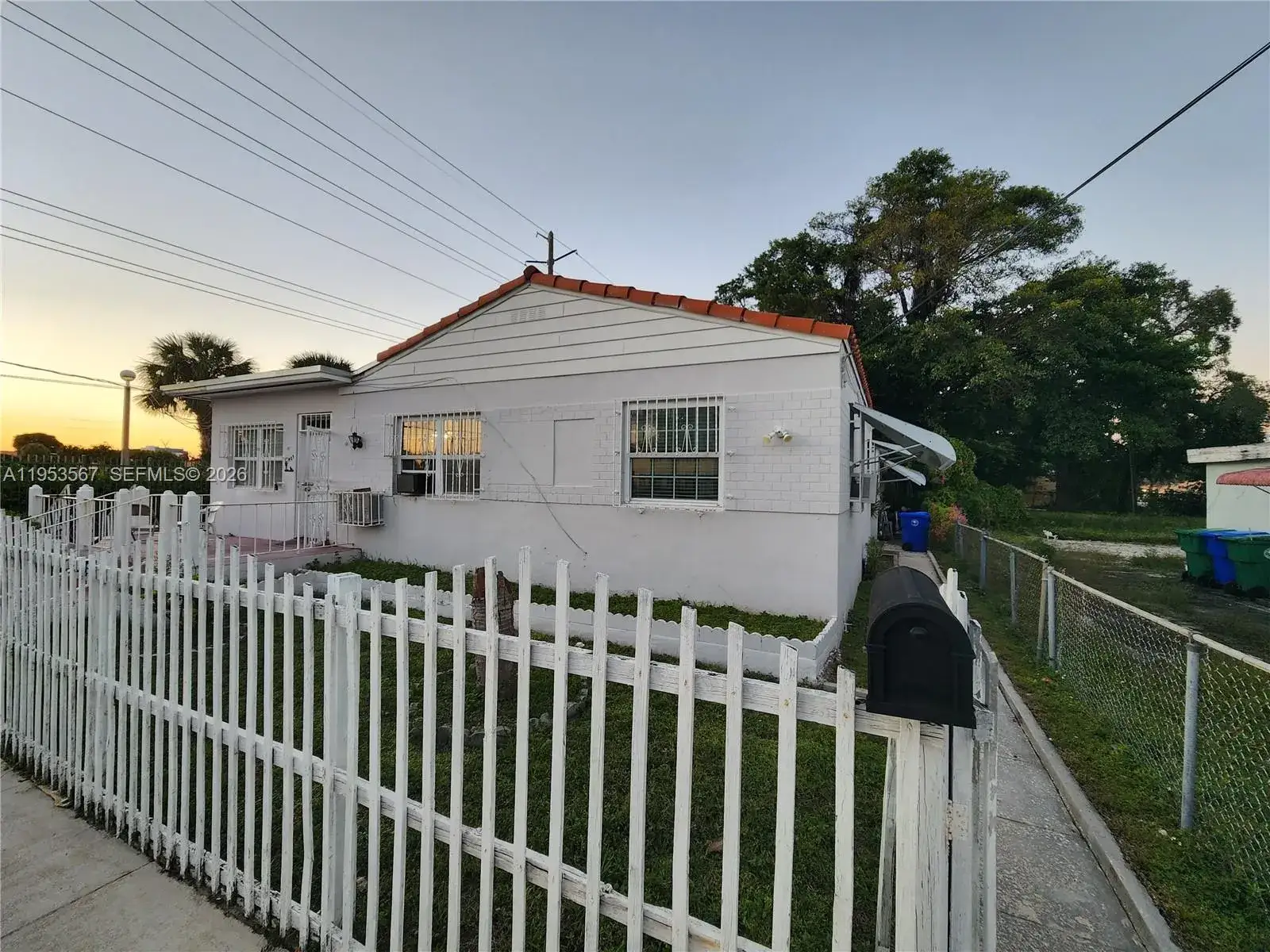 2 bedroom 1 bath Residential Lease for rent at 405 NW 64th St # 2, Miami FL 33150