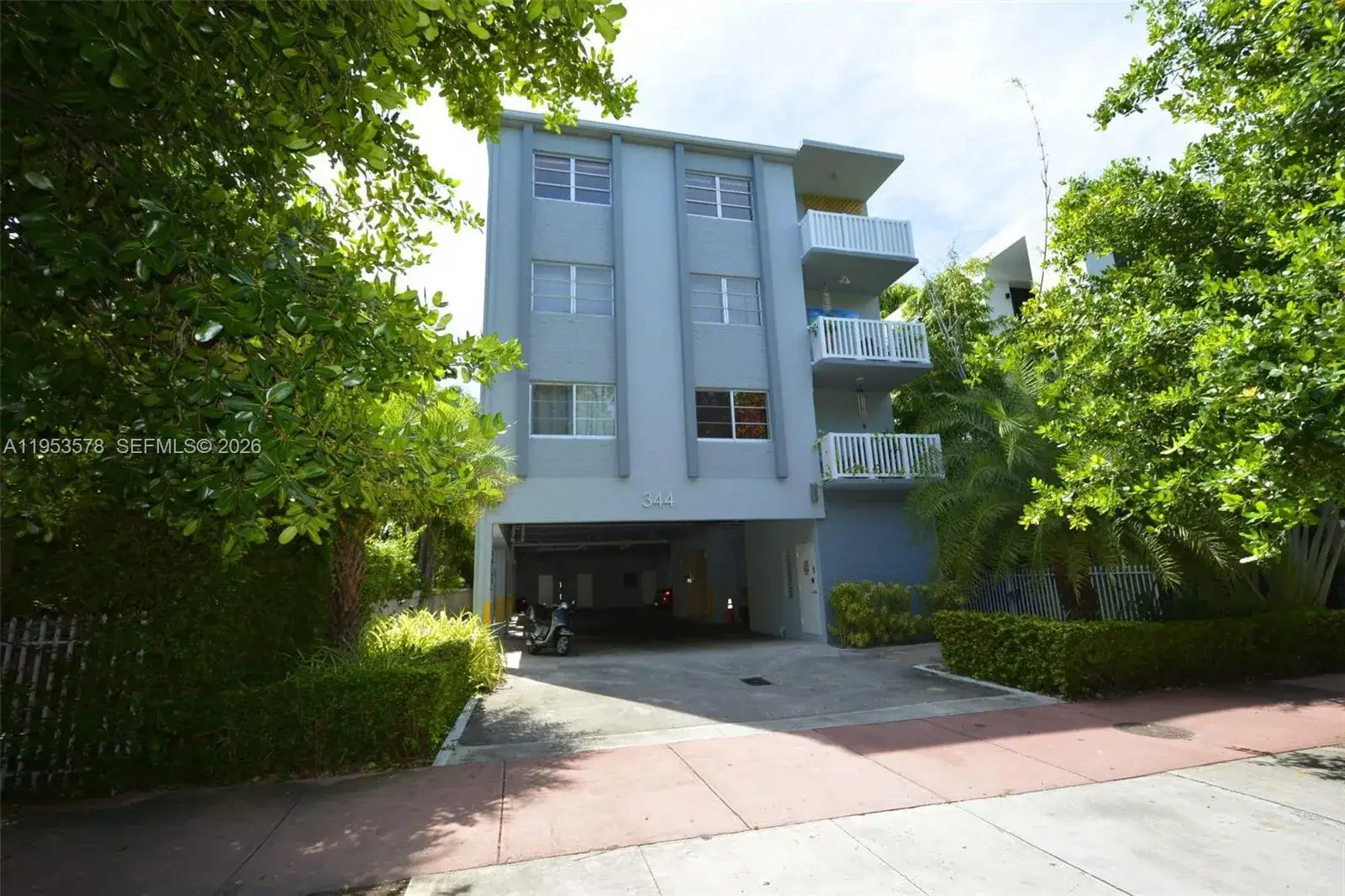 1 bedroom 1 bath Residential Lease for rent at 344 Meridian Ave # 2B, Miami Beach FL 33139