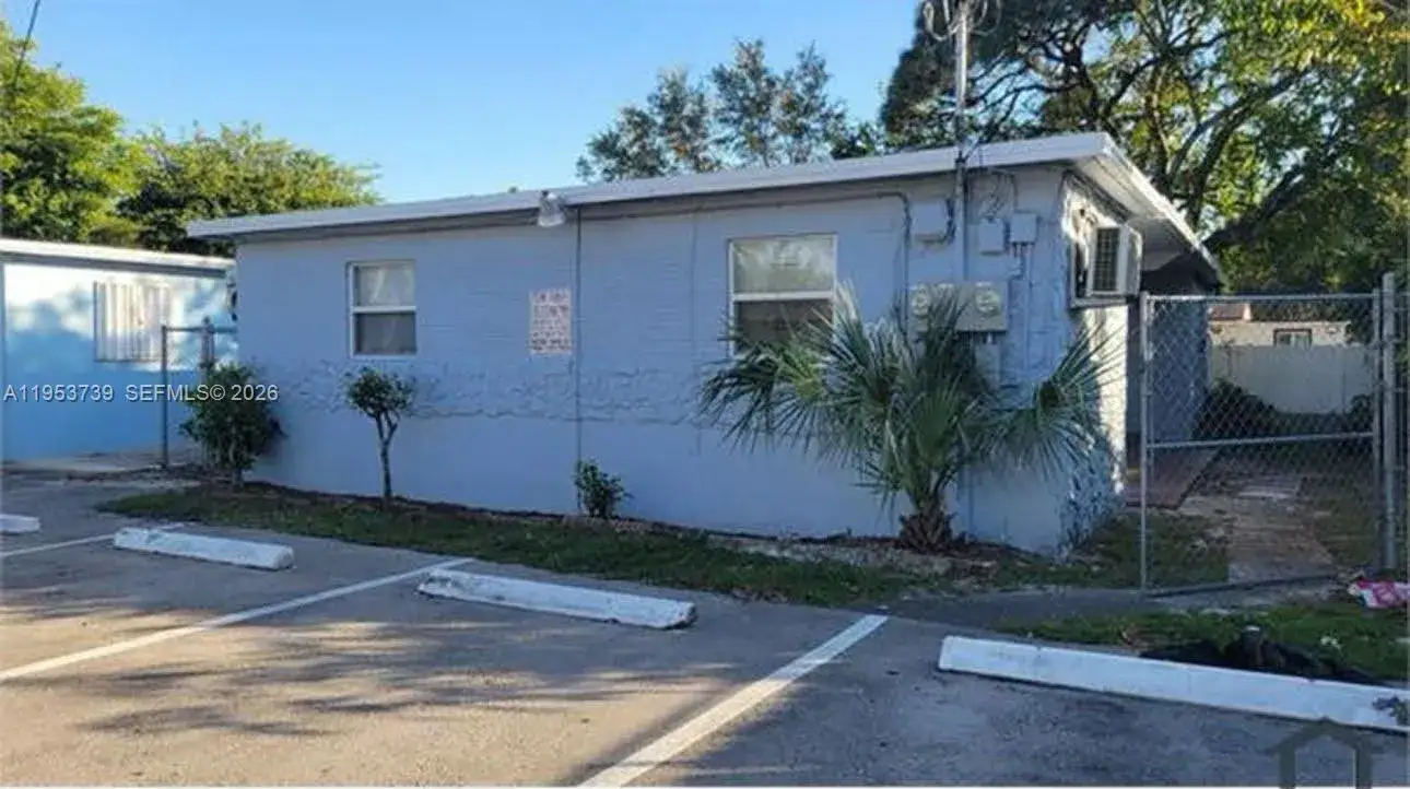 2 bedroom 1 bath Residential Lease for rent at 1808 NW 9th St # 2, Fort Lauderdale FL 33311