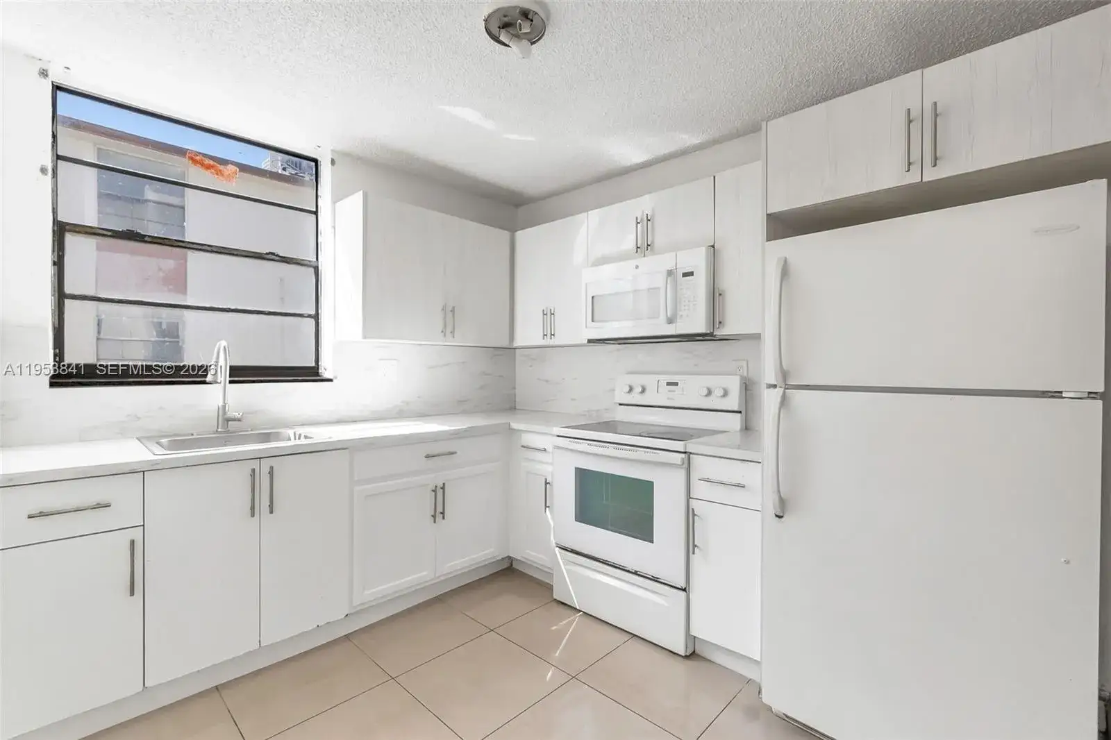 3 bedroom 2 bath Residential Lease for rent at 1798 NW 55th Ave # 202, Lauderhill FL 33313