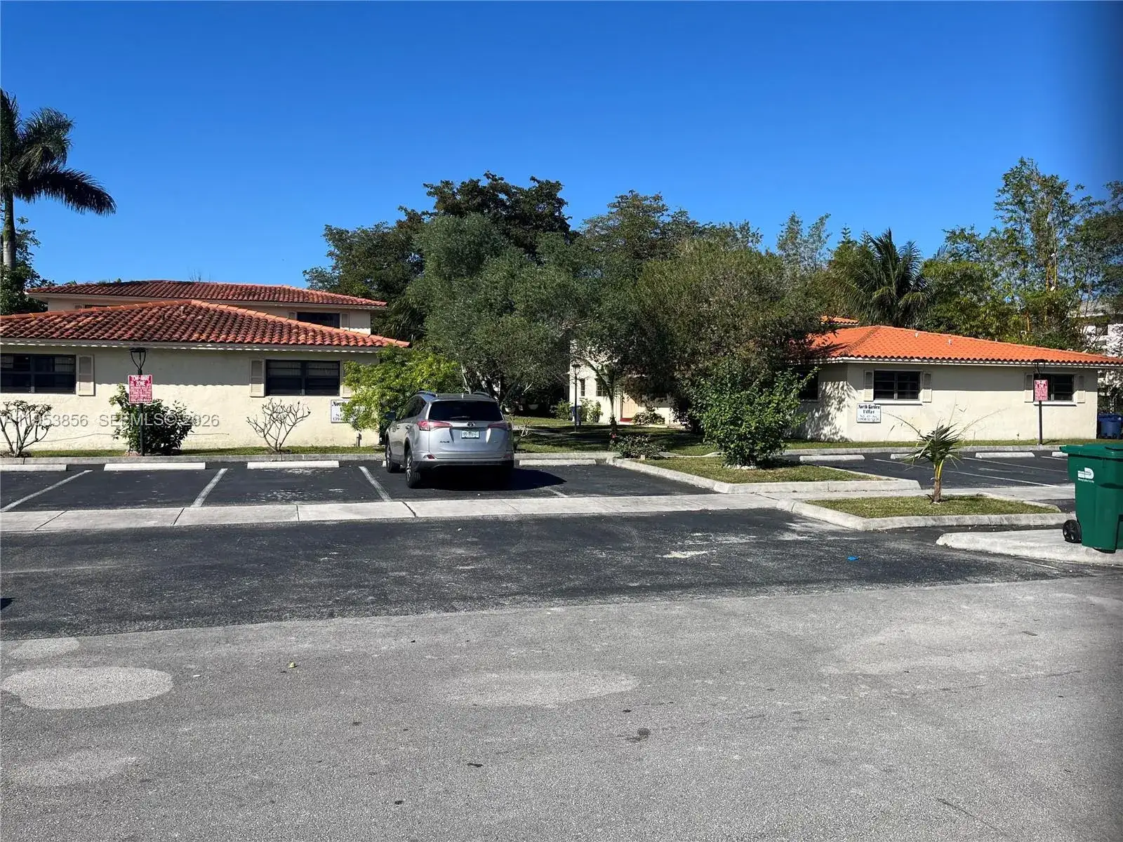 2 bedroom 2 bath Residential for sale at 13942 NE 4th Ave # B, Miami FL 33161