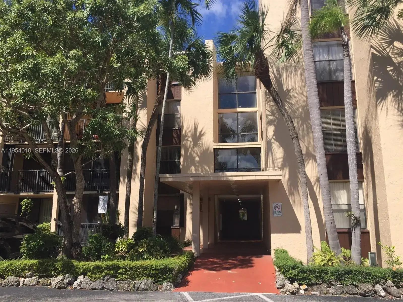 1 bedroom 1 bath Residential Lease for rent at 14211 N Kendall Dr # 201E, Miami FL 33186