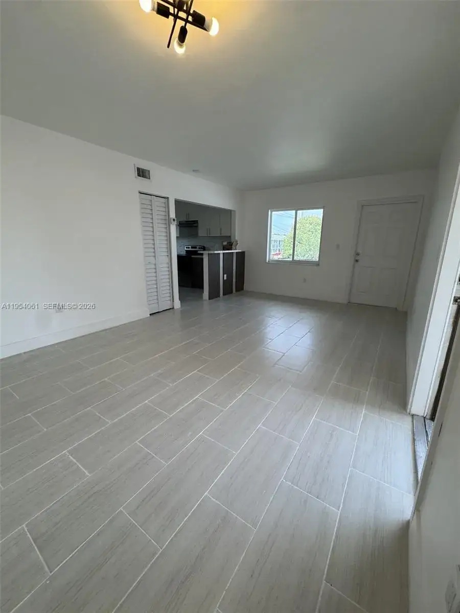 3 bedroom 2 bath Residential Lease for rent at 800 NW 44th Ave # 4, Miami FL 33126