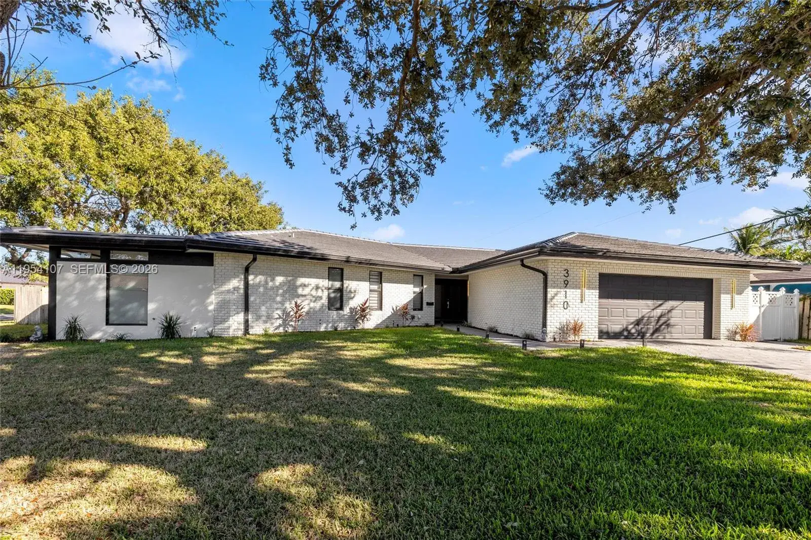 4 bedroom 3 bath Residential for sale at 3910 NE 27th Ter, Lighthouse Point FL 33064
