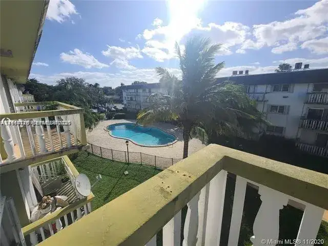1 bedroom 1 bath Residential Lease for rent at 15225 NE 6th Ave # B303, Miami FL 33162