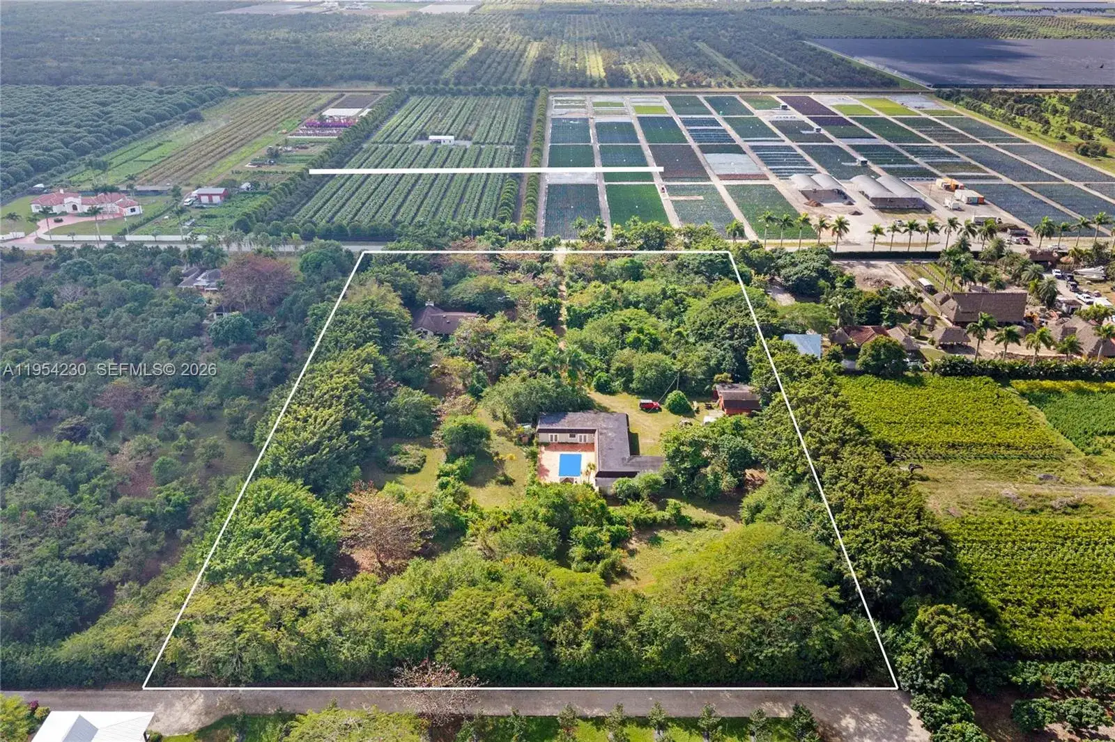 6 bedroom 4 bath Residential for sale at 20975 SW 264th St, Homestead FL 33031