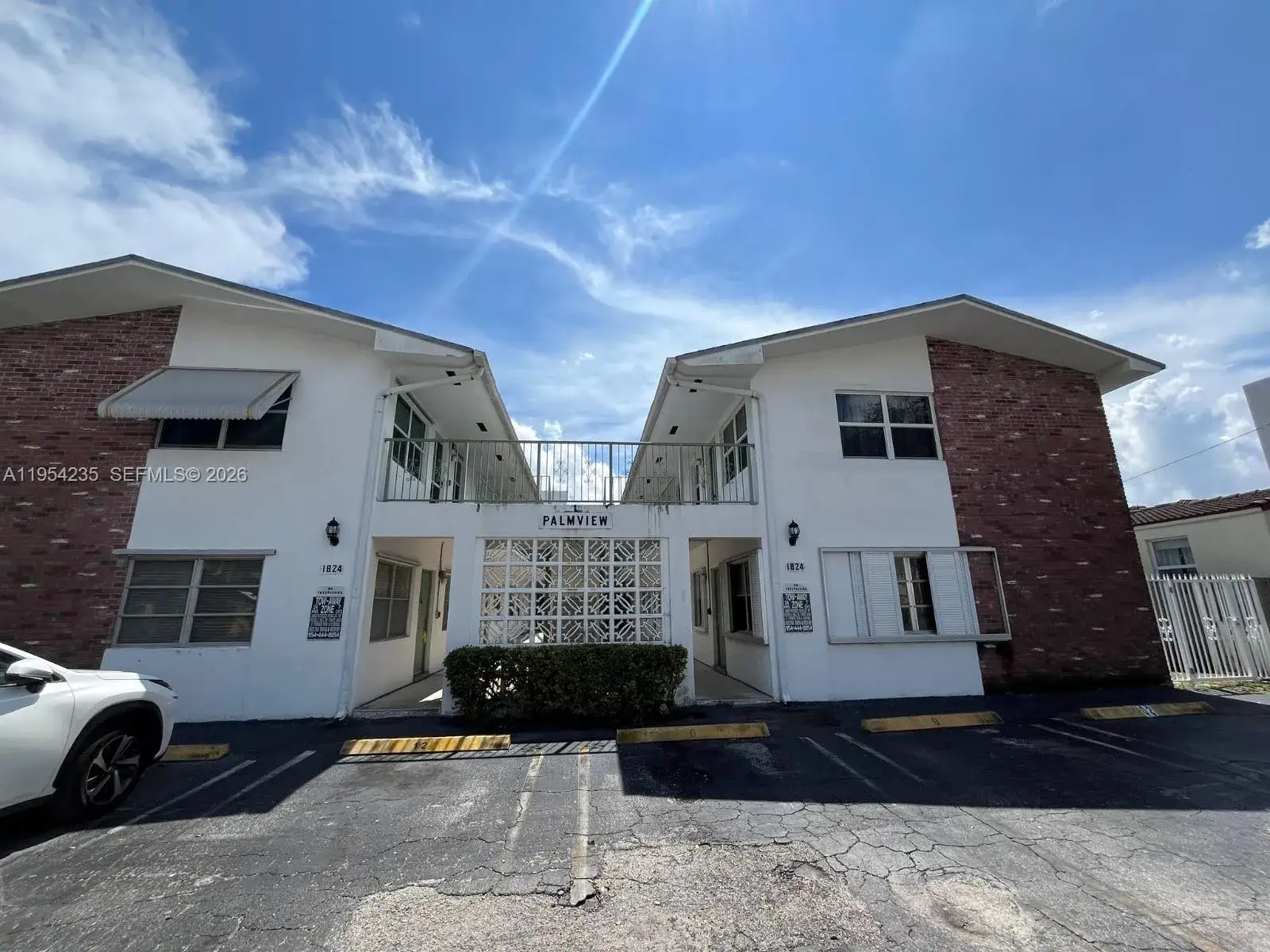 1 bedroom 1 bath Residential for sale at 1824 Monroe St # 1, Hollywood FL 33020