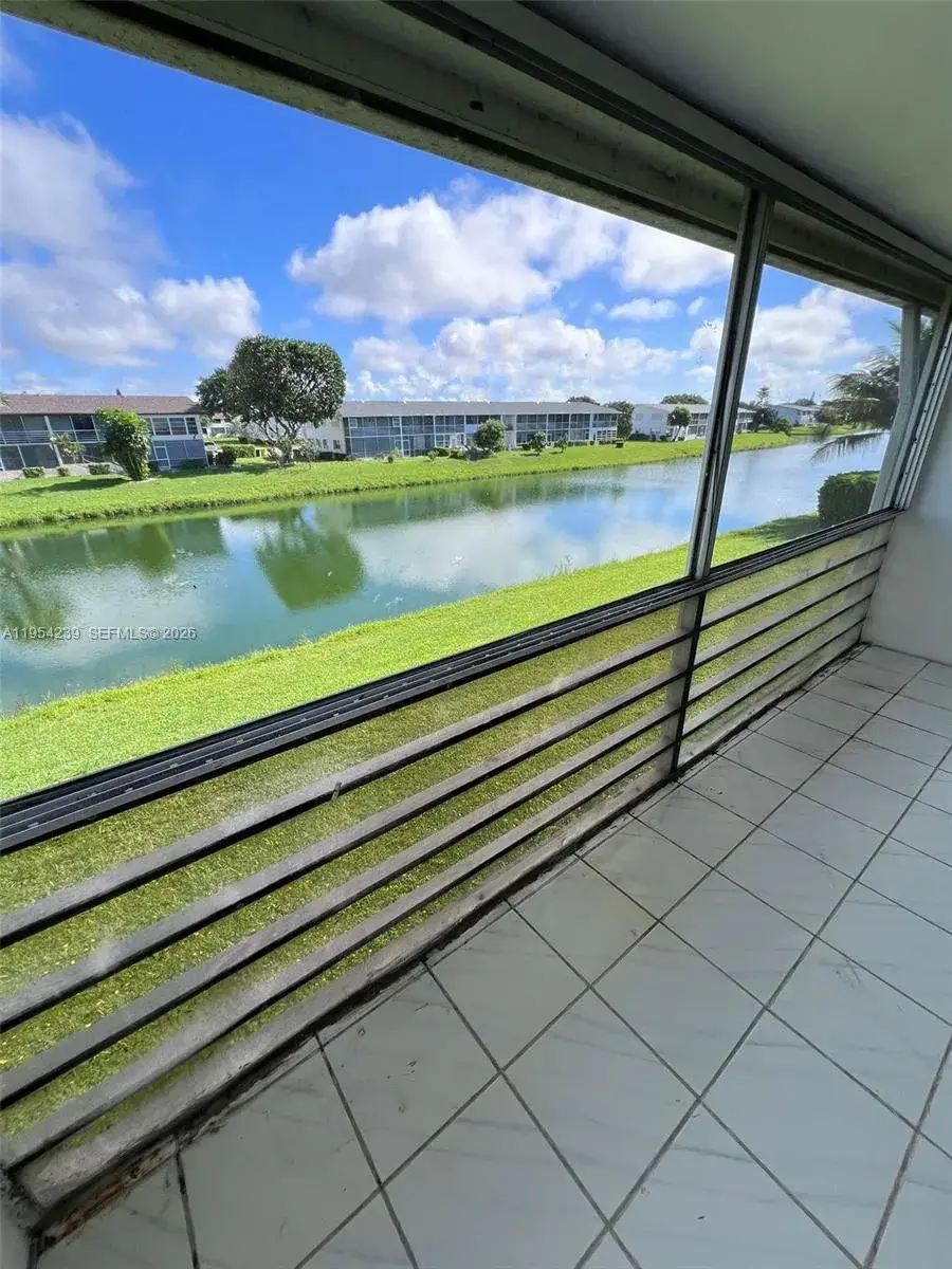 1 bedroom 1 bath Residential Lease for rent at 89 Berkshire D # 89, West Palm Beach FL 33417