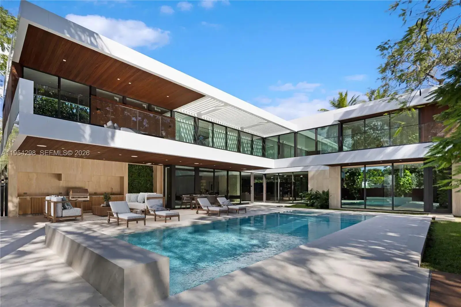 6 bedroom 7 bath Residential for sale at 3210 Coacoochee St, Miami FL 33133