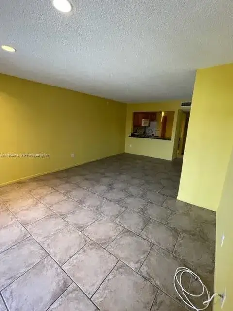 2 bedroom 2 bath Residential for sale at 20815 NE 8th Ct # 20, Miami FL 33179