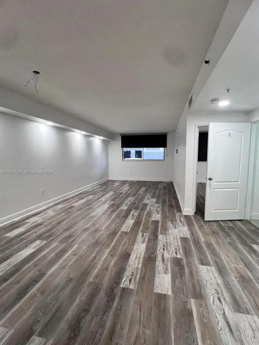 2 bedroom 1 bath Residential Lease for rent at 5091 NW 7th St # 109, Miami FL 33126