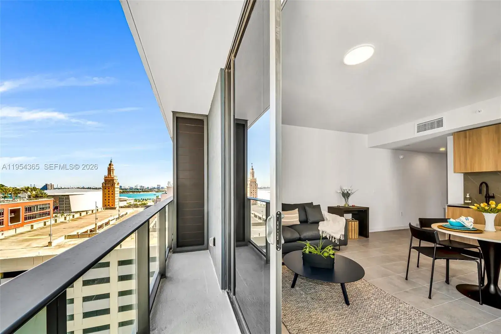 1 bedroom 1 bath Residential for sale at 121 NE 5th St # 1608, Miami FL 33143