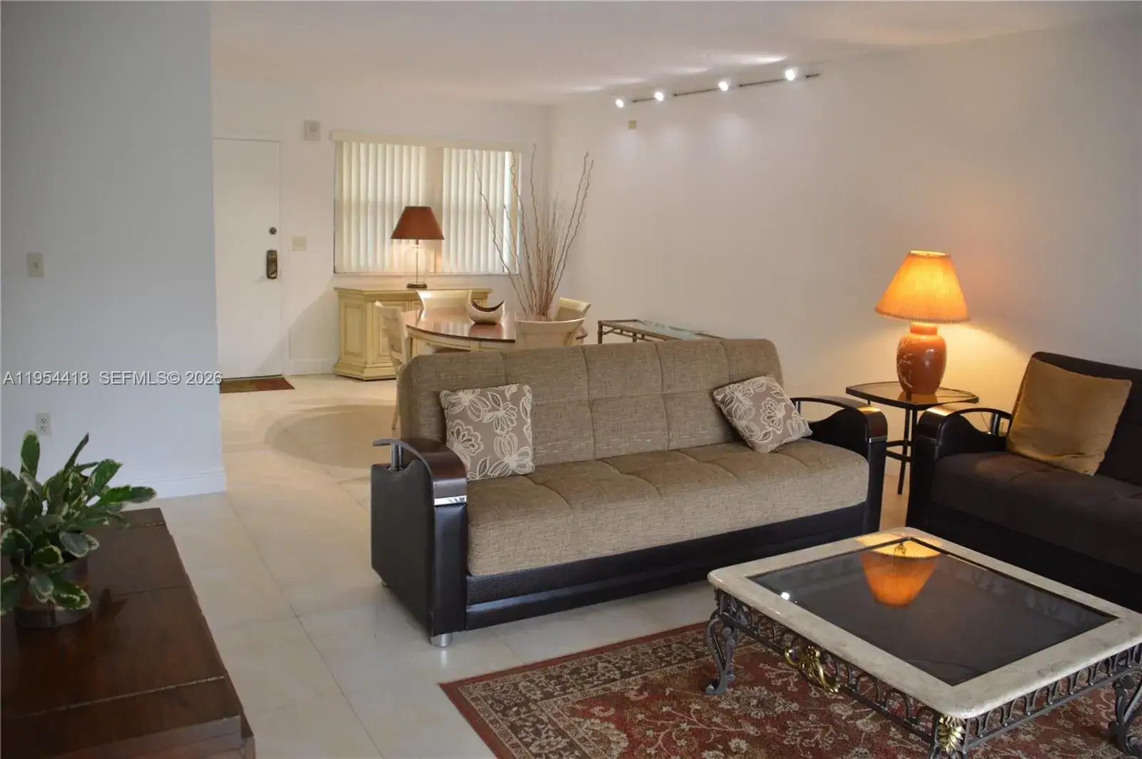 2 bedroom 2 bath Residential Lease for rent at 461 Ives Dairy Rd # 2, Miami FL 33179
