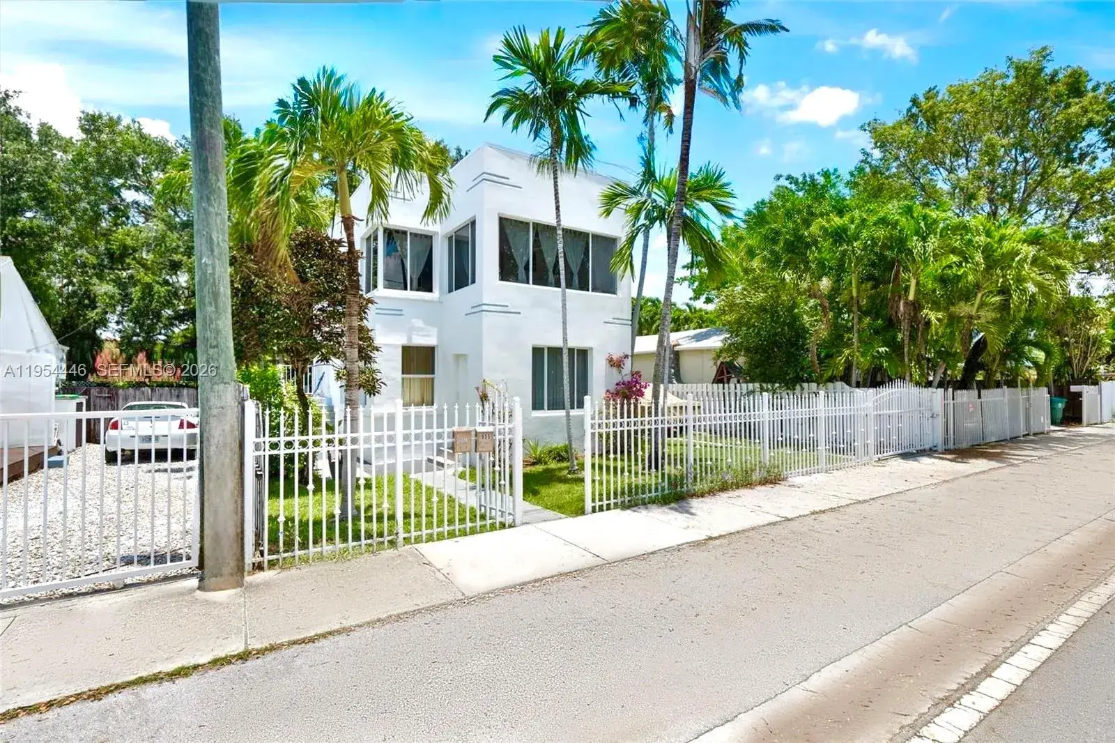 2 bedroom 1 bath Residential Lease for rent at 555 NE 70th St, Miami FL 33138