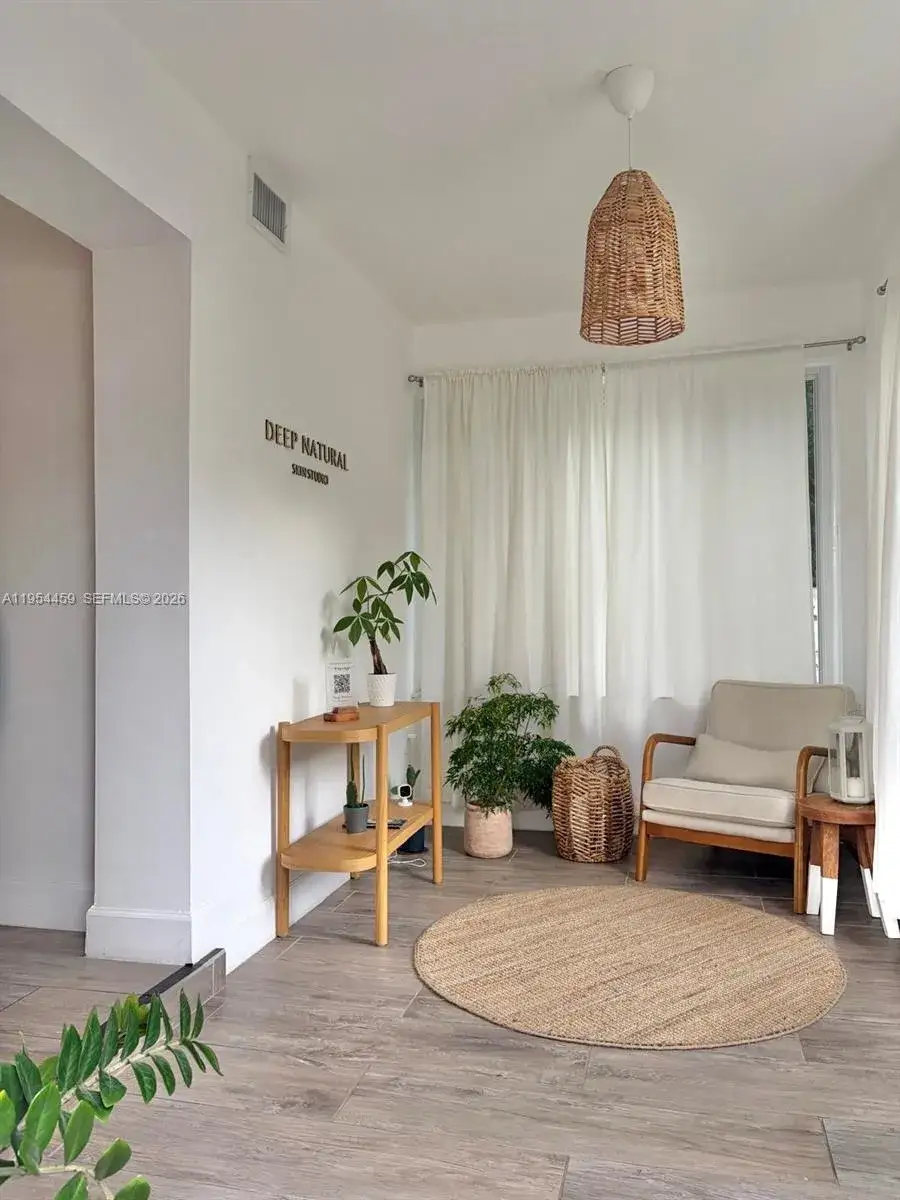 2 bedroom 1 bath Residential Lease for rent at 555 NE 70th St, Miami FL 33138