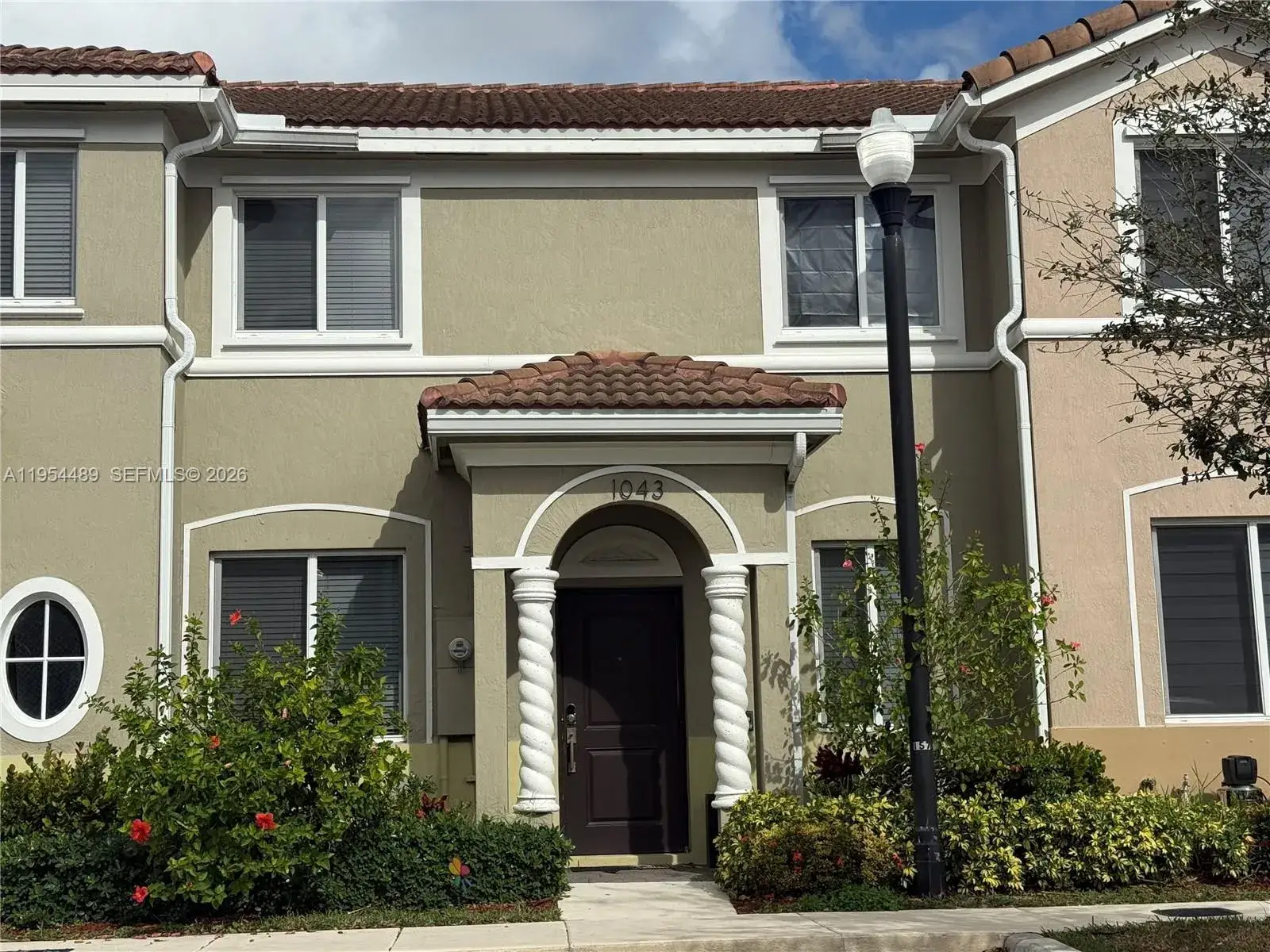 3 bedroom 2 bath Residential for sale at 1043 SE 24th Ave, Homestead FL 33035