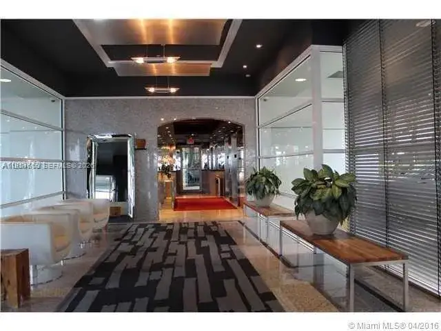 2 bedroom 2 bath Residential for sale at 1402 Brickell Bay Dr # 1103, Miami FL 33131
