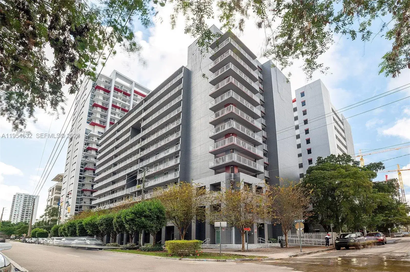 2 bedroom 2 bath Residential for sale at 104 SW 9th St # 1101, Miami FL 33130