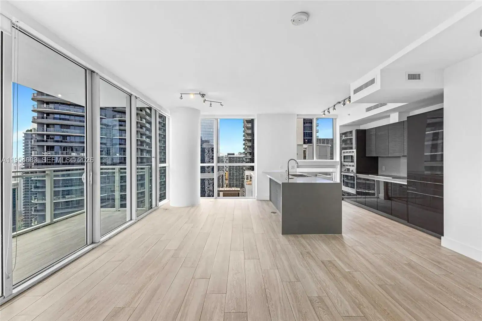 2 bedroom 2 bath Residential for sale at 1080 Brickell Ave # 3909, Miami FL 33131